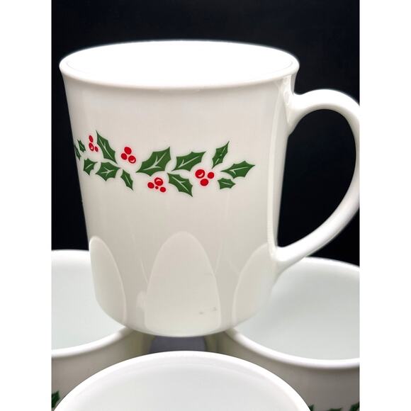 Corning Corelle Winter Holly Christmas Mugs Vintage Set of 4 Holiday Tableware - Picture 4 of 6